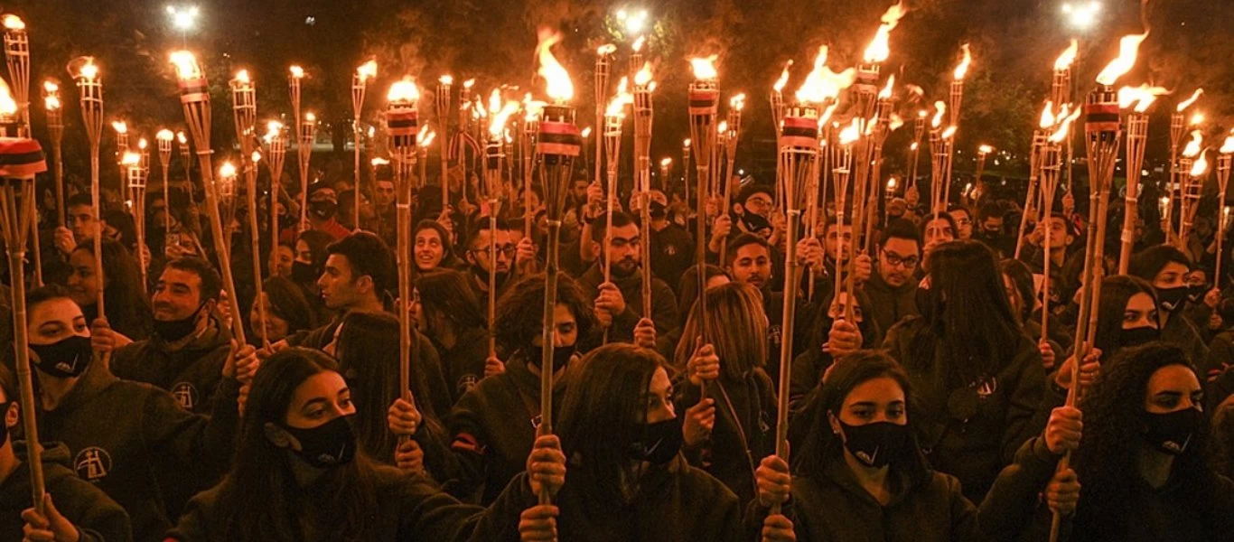 Αρμενία: Πλήθος κόσμου πραγματοποίησε πορεία φόρο τιμής στα θύματα της Γενοκτονίας